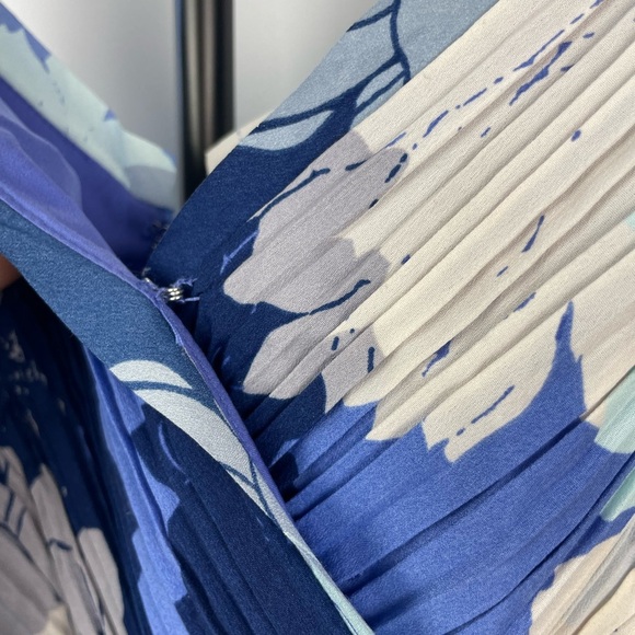 Banana Republic Blue Floral Empire Waist Knee Length Dress with Pockets - Picture 8 of 14